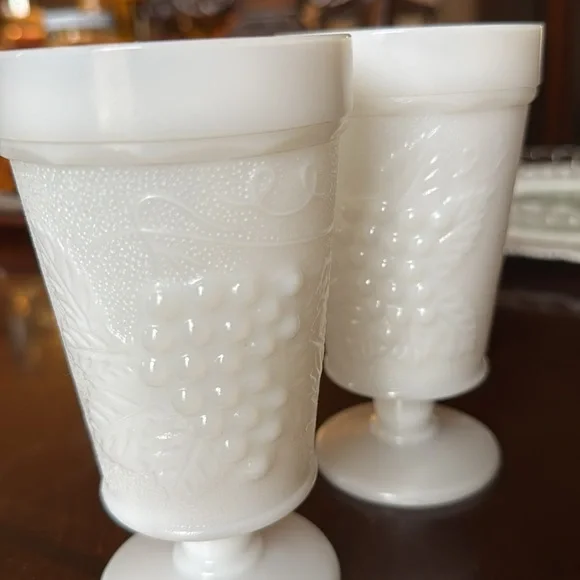 Milk glass goblets-set of 2 - Picture 2 of 3